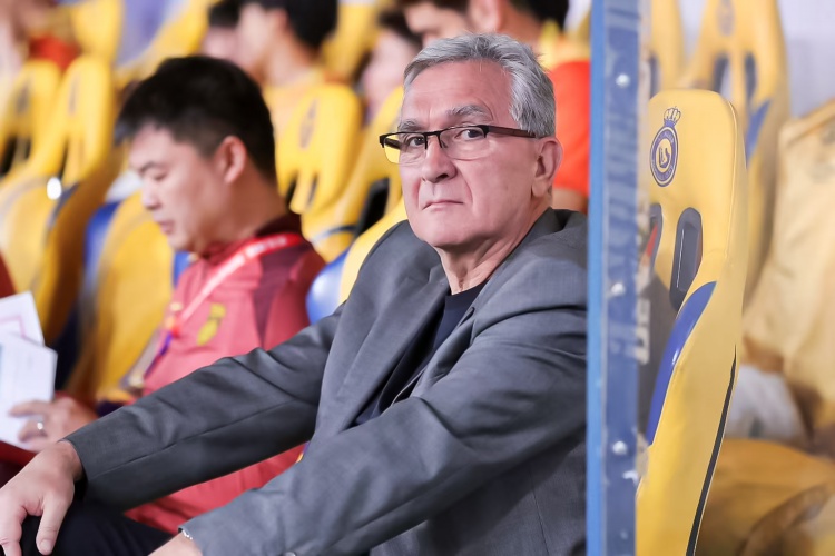  媒体人:国足变阵双后腰传言不攻自破 黄政宇汪海健不可能一下都上